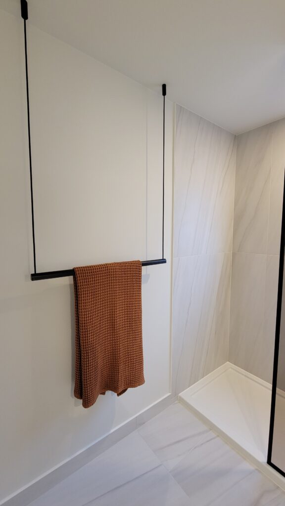 hanging towel bar 