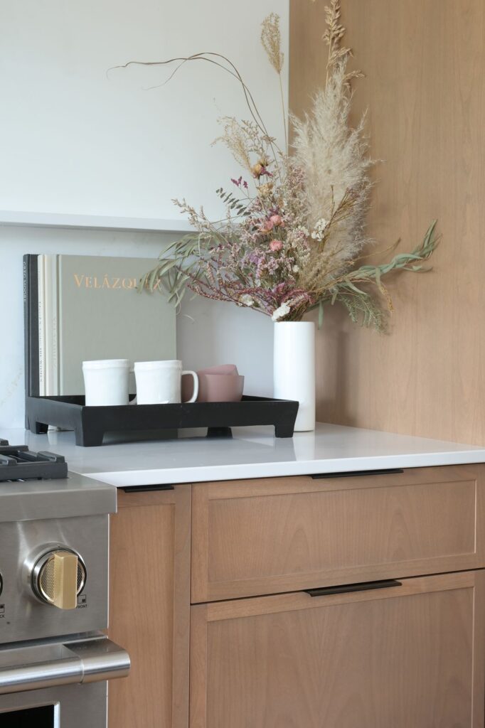 Modern shaker profile oak cabinets